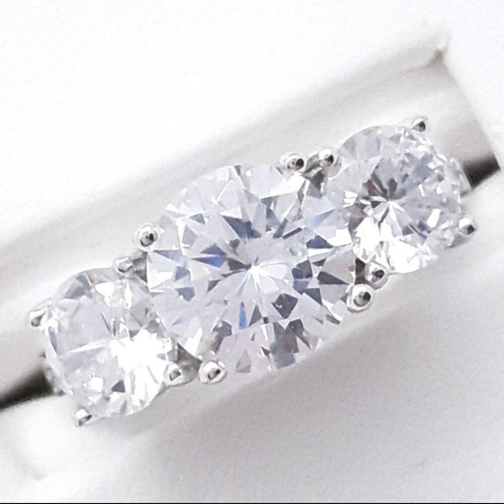 CLOSET SALE!!  New Sterling silver CZ ring Size 7 - Picture 16 of 16